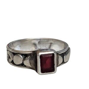 Garnet Sterling Silver Ring Raised 3D Multidimensional Band Boho Artisan Vintage